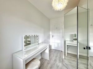 Photo 16- click for photo gallery